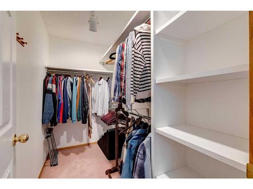 1306 Shannon Avenue Sw, Calgary, AB - Indoor With Storage