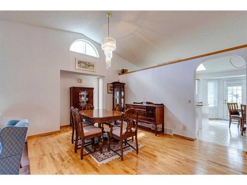 1306 Shannon Avenue Sw, Calgary, AB - Indoor Photo Showing Dining Room