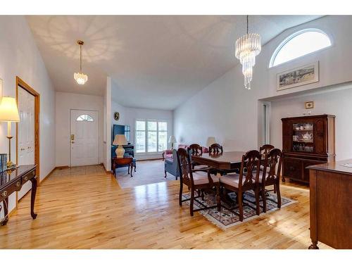 1306 Shannon Avenue Sw, Calgary, AB - Indoor Photo Showing Dining Room