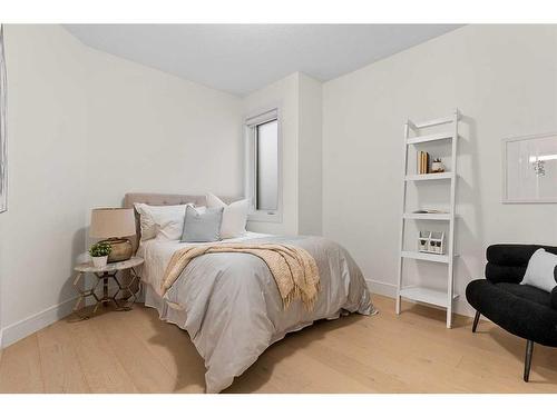 828 23 Avenue Nw, Calgary, AB - Indoor Photo Showing Bedroom