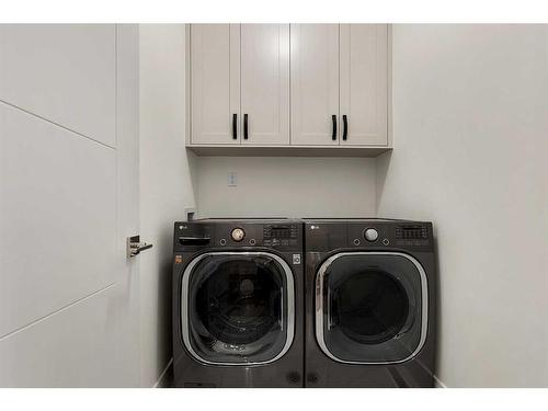 828 23 Avenue Nw, Calgary, AB - Indoor Photo Showing Laundry Room