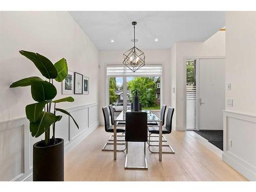 828 23 Avenue Nw, Calgary, AB - Indoor Photo Showing Dining Room