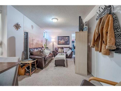 2105 7 Street Ne, Calgary, AB - Indoor