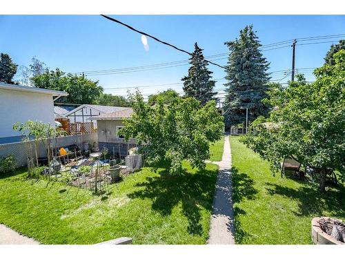 2105 7 Street Ne, Calgary, AB - Outdoor