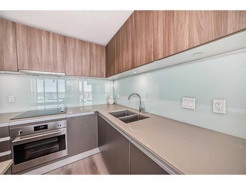 3101-1122 3 Street Se, Calgary, AB - Indoor Photo Showing Kitchen With Double Sink