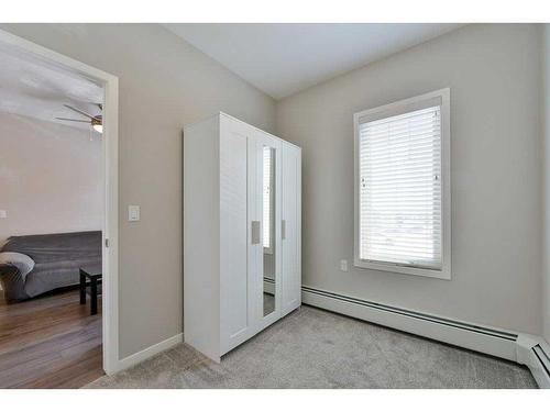 202-30 Mahogany Mews Se, Calgary, AB - Indoor Photo Showing Other Room