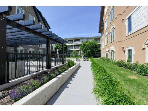 202-30 Mahogany Mews Se, Calgary, AB - Outdoor