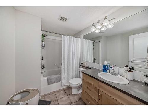 2-145 Rockyledge View Nw, Calgary, AB - Indoor Photo Showing Bathroom