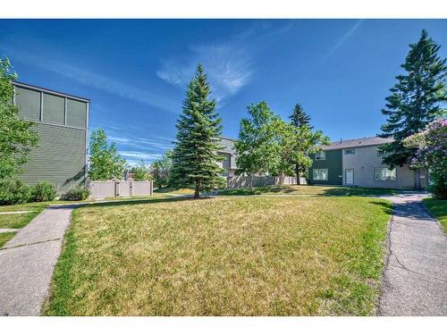 151-405 64 Avenue Ne, Calgary, AB - Outdoor