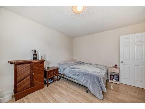 151-405 64 Avenue Ne, Calgary, AB - Indoor Photo Showing Bedroom