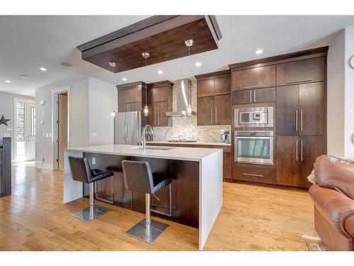 917 35 Street Nw, Calgary, AB - Indoor Photo Showing Kitchen With Upgraded Kitchen
