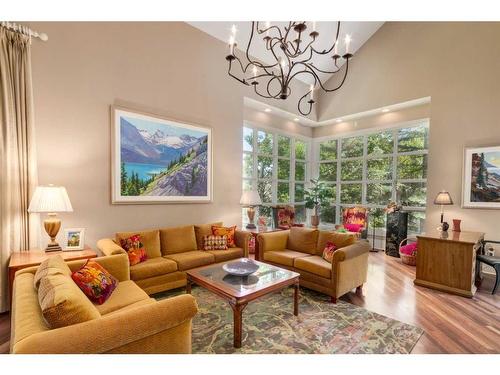 31-1359 69 Street Sw, Calgary, AB - Indoor Photo Showing Living Room