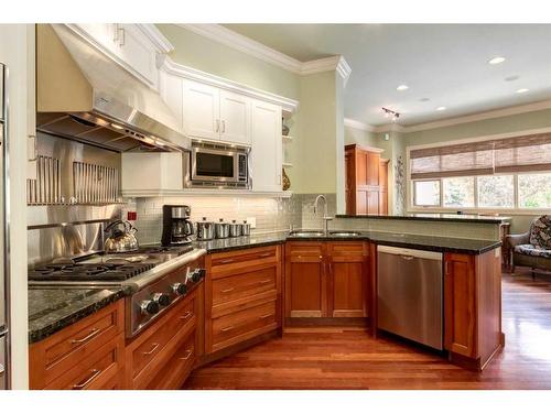 31-1359 69 Street Sw, Calgary, AB - Indoor Photo Showing Kitchen