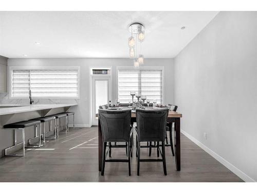 206 Lucas Terrace Nw, Calgary, AB - Indoor Photo Showing Dining Room