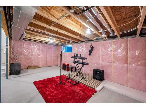 206 Lucas Terrace Nw, Calgary, AB - Indoor Photo Showing Basement