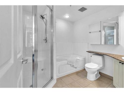701-837 2 Avenue Sw, Calgary, AB - Indoor Photo Showing Bathroom
