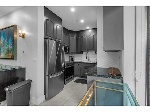 701-837 2 Avenue Sw, Calgary, AB - Indoor Photo Showing Kitchen