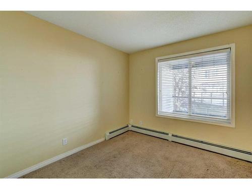 123-369 Rocky Vista Park Nw, Calgary, AB - Indoor Photo Showing Other Room