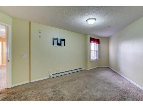 123-369 Rocky Vista Park Nw, Calgary, AB - Indoor Photo Showing Other Room