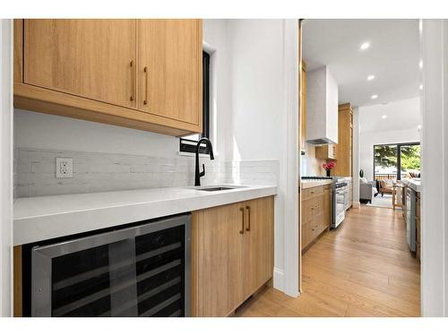 56 Lissington Drive Sw, Calgary, AB - Indoor Photo Showing Kitchen