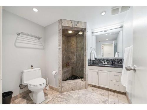 3815 6 Street Sw, Calgary, AB - Indoor Photo Showing Bathroom