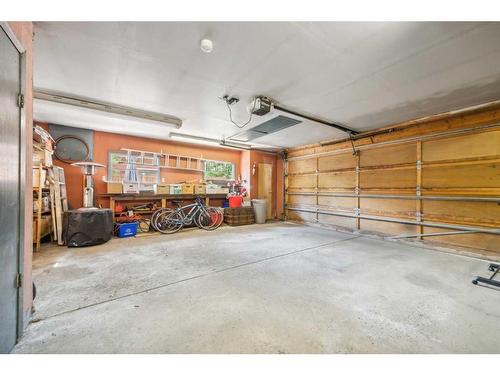 3815 6 Street Sw, Calgary, AB - Indoor Photo Showing Garage