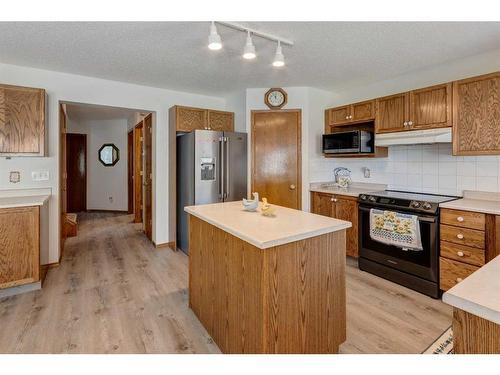 163 Citadel Park Nw, Calgary, AB - Indoor Photo Showing Kitchen