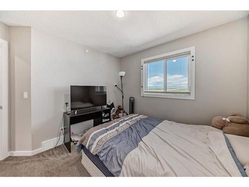 168 Livingston View Ne, Calgary, AB - Indoor Photo Showing Bedroom