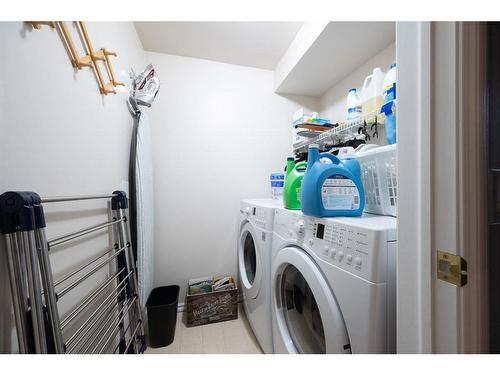 136 Silver Ridge Close Nw, Calgary, AB - Indoor Photo Showing Laundry Room