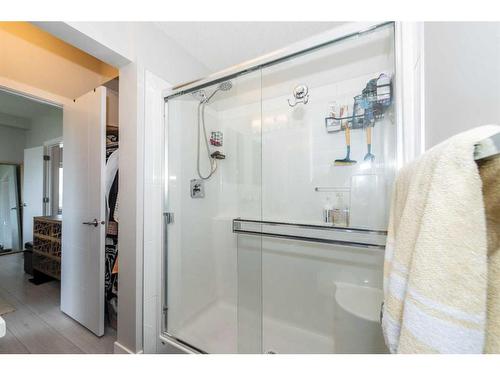 202-24 Sage Hill Terrace Nw, Calgary, AB - Indoor Photo Showing Bathroom