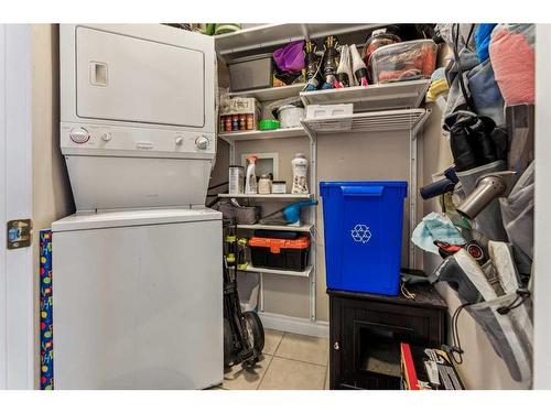 311-2411 Erlton Road Sw, Calgary, AB - Indoor Photo Showing Laundry Room