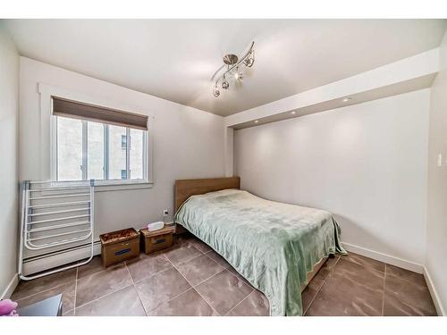 15-1230 Cameron Avenue Sw, Calgary, AB - Indoor Photo Showing Bedroom