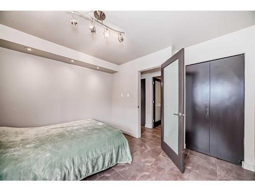 15-1230 Cameron Avenue Sw, Calgary, AB - Indoor Photo Showing Bedroom