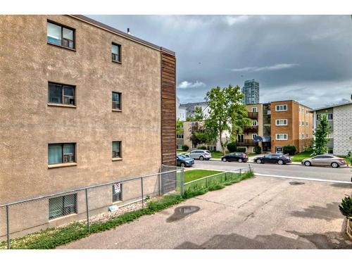 15-1230 Cameron Avenue Sw, Calgary, AB - Outdoor