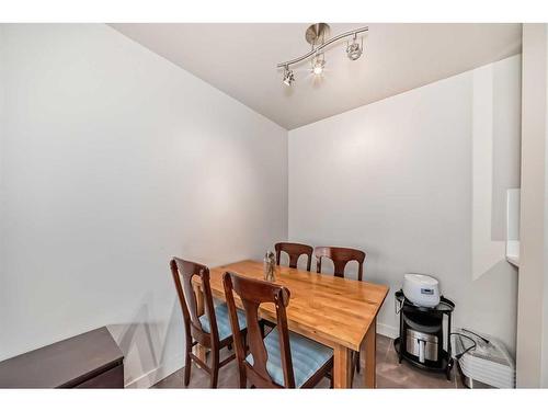 15-1230 Cameron Avenue Sw, Calgary, AB - Indoor Photo Showing Dining Room