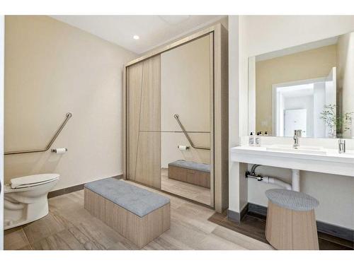 408-2505 17 Avenue Sw, Calgary, AB - Indoor Photo Showing Bathroom