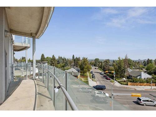 408-2505 17 Avenue Sw, Calgary, AB - Outdoor With View