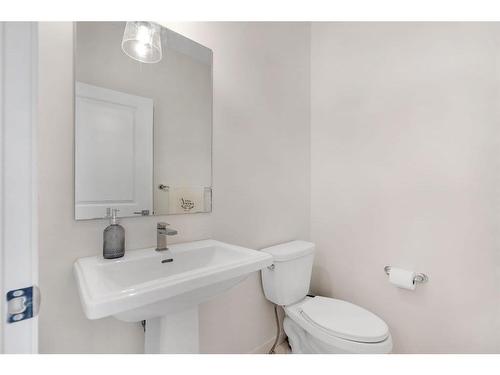 264 Corner Glen Crescent Ne, Calgary, AB - Indoor Photo Showing Bathroom