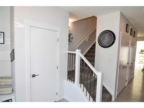222 148 Avenue Nw, Calgary, AB - Indoor Photo Showing Other Room