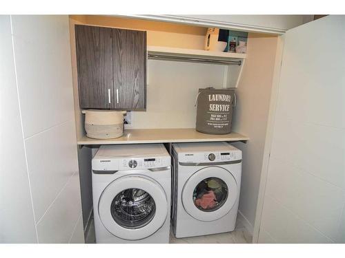 222 148 Avenue Nw, Calgary, AB - Indoor Photo Showing Laundry Room