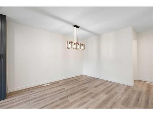 5731 Dalhousie Drive Nw, Calgary, AB - Indoor Photo Showing Other Room