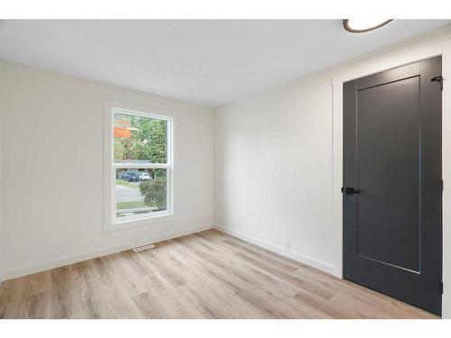 5731 Dalhousie Drive Nw, Calgary, AB - Indoor Photo Showing Other Room