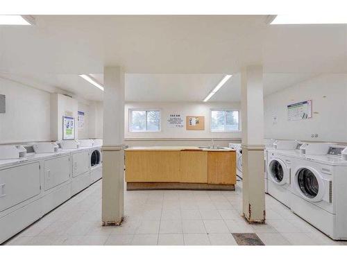 221-11620 Elbow Drive Sw, Calgary, AB - Indoor Photo Showing Laundry Room