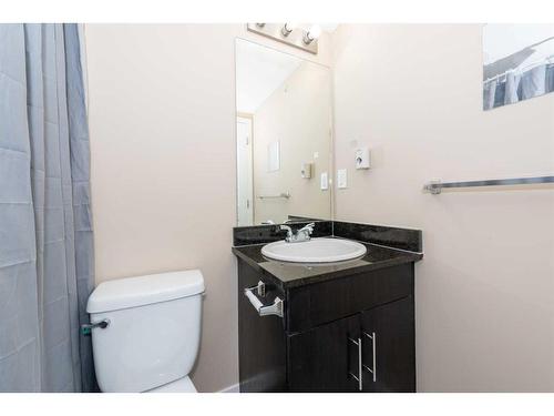 417-7130 80 Avenue Ne, Calgary, AB - Indoor Photo Showing Bathroom