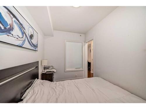 252-222 Riverfront Avenue Sw, Calgary, AB - Indoor Photo Showing Bedroom