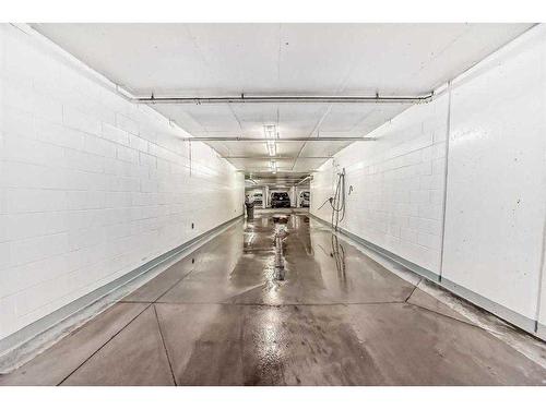 252-222 Riverfront Avenue Sw, Calgary, AB - Indoor