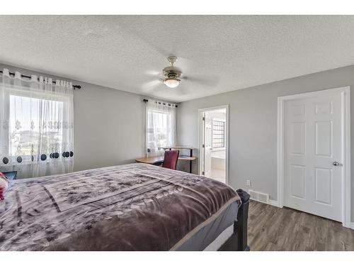 55 Tarington Gardens Ne, Calgary, AB - Indoor Photo Showing Bedroom