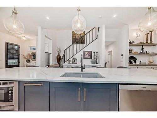 4510 17 Street Sw, Calgary, AB - Indoor Photo Showing Kitchen With Double Sink With Upgraded Kitchen
