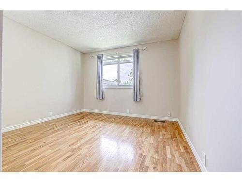 140-999 Canyon Meadows Drive Sw, Calgary, AB - Indoor Photo Showing Other Room