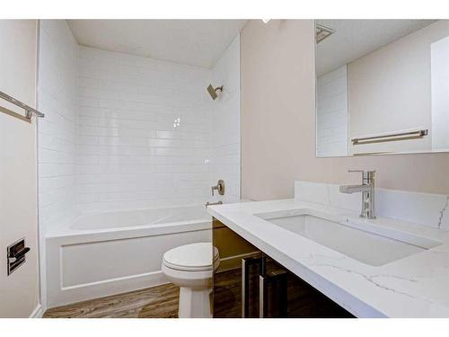 140-999 Canyon Meadows Drive Sw, Calgary, AB - Indoor Photo Showing Bathroom